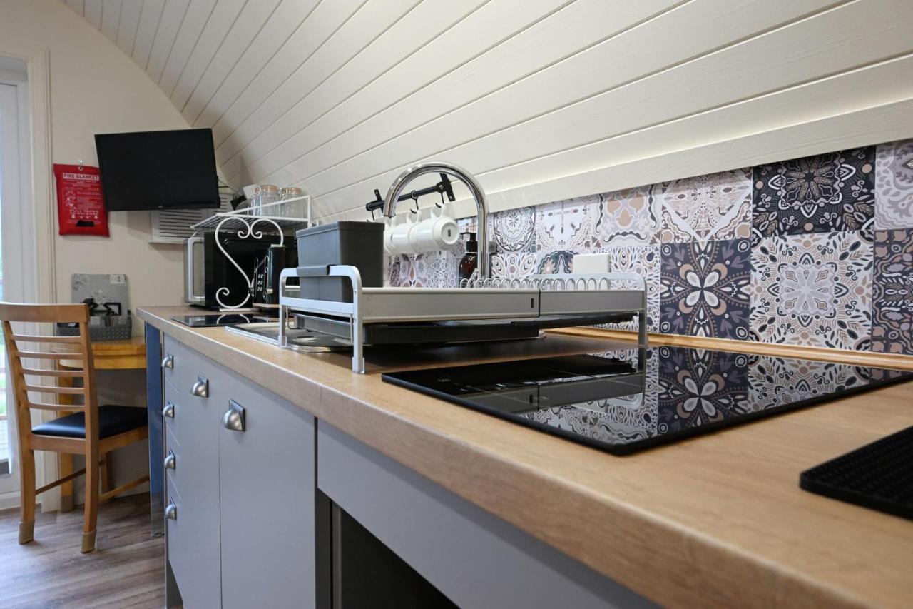 Pinemarten Lodge Roybridge Kültér fotó